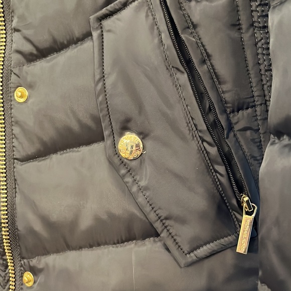 *BRAND NEW* Micheal Kors charcoal grey winter coat with fur hood. - Picture 5 of 11